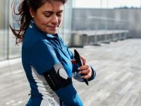 SHAPEHEART BRASSARD MAGNETIQUE  Brassard de running pas cher