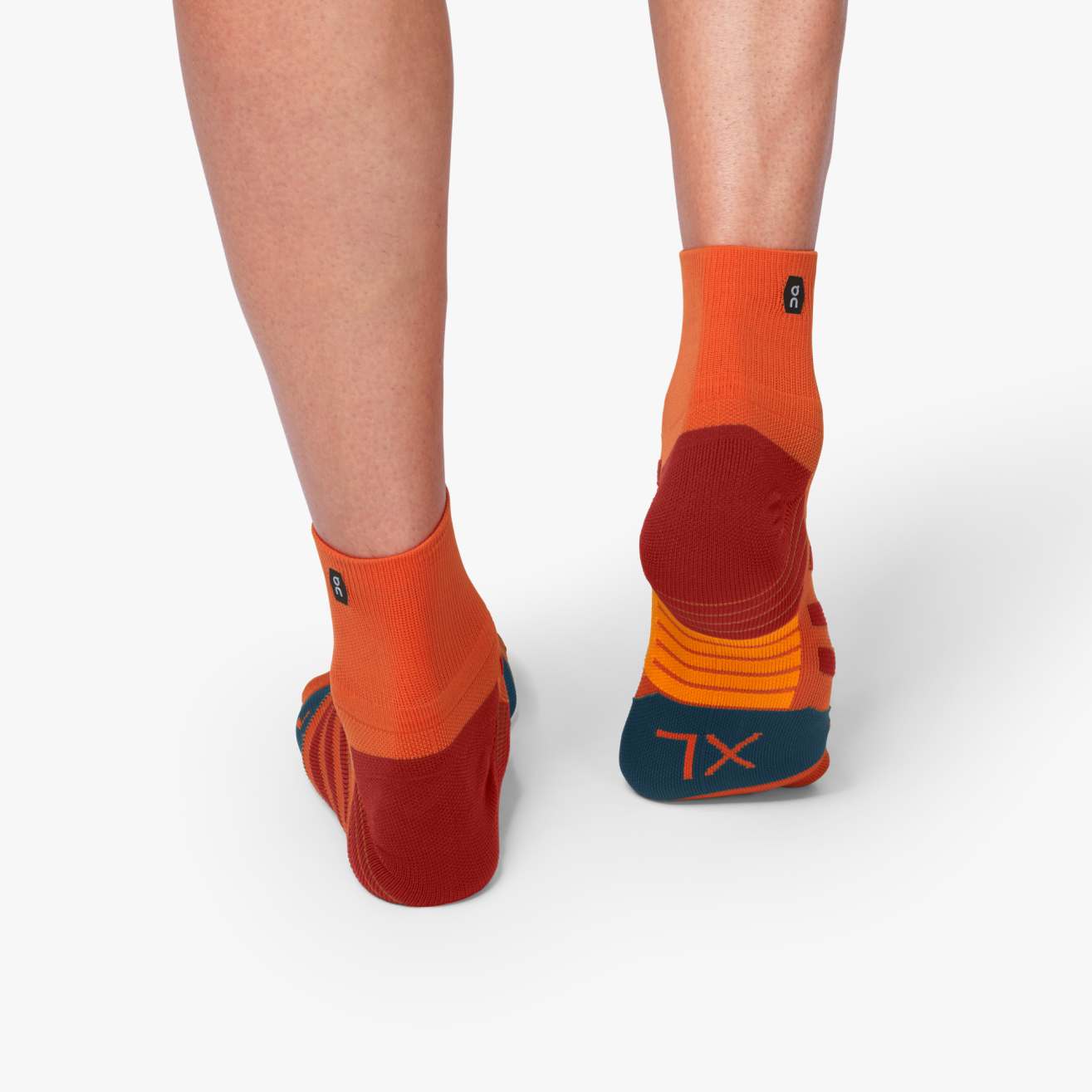 ON RUNNING MID SOCK RUST NAVY