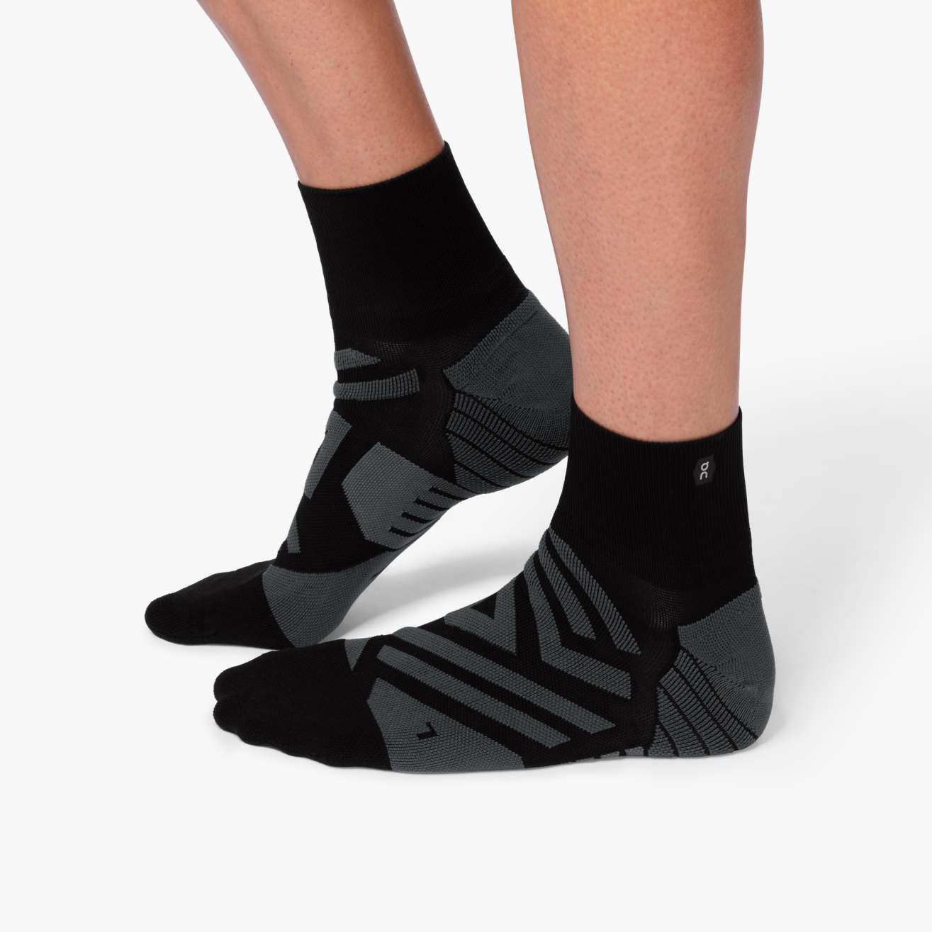 ON RUNNING MID SOCK BLACK SHADOW
