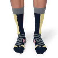 ON RUNNING HIGH SOCK DUST ROSE Chaussettes de running hautes pas cher