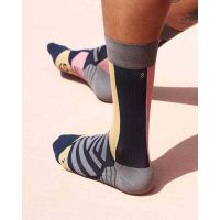 ON RUNNING HIGH SOCK DUST ROSE Chaussettes de running hautes pas cher