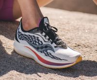 SAUCONY ENDORPHIN SPEED 2 REVERIE Chaussures running saucony pas cher