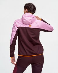 KARI TRAA SIGNE HYBRID JACKET PRISM Veste running pas cher