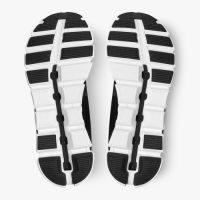 ON RUNNING CLOUD 5 BLACK ET WHITE Chaussures de running pas cher