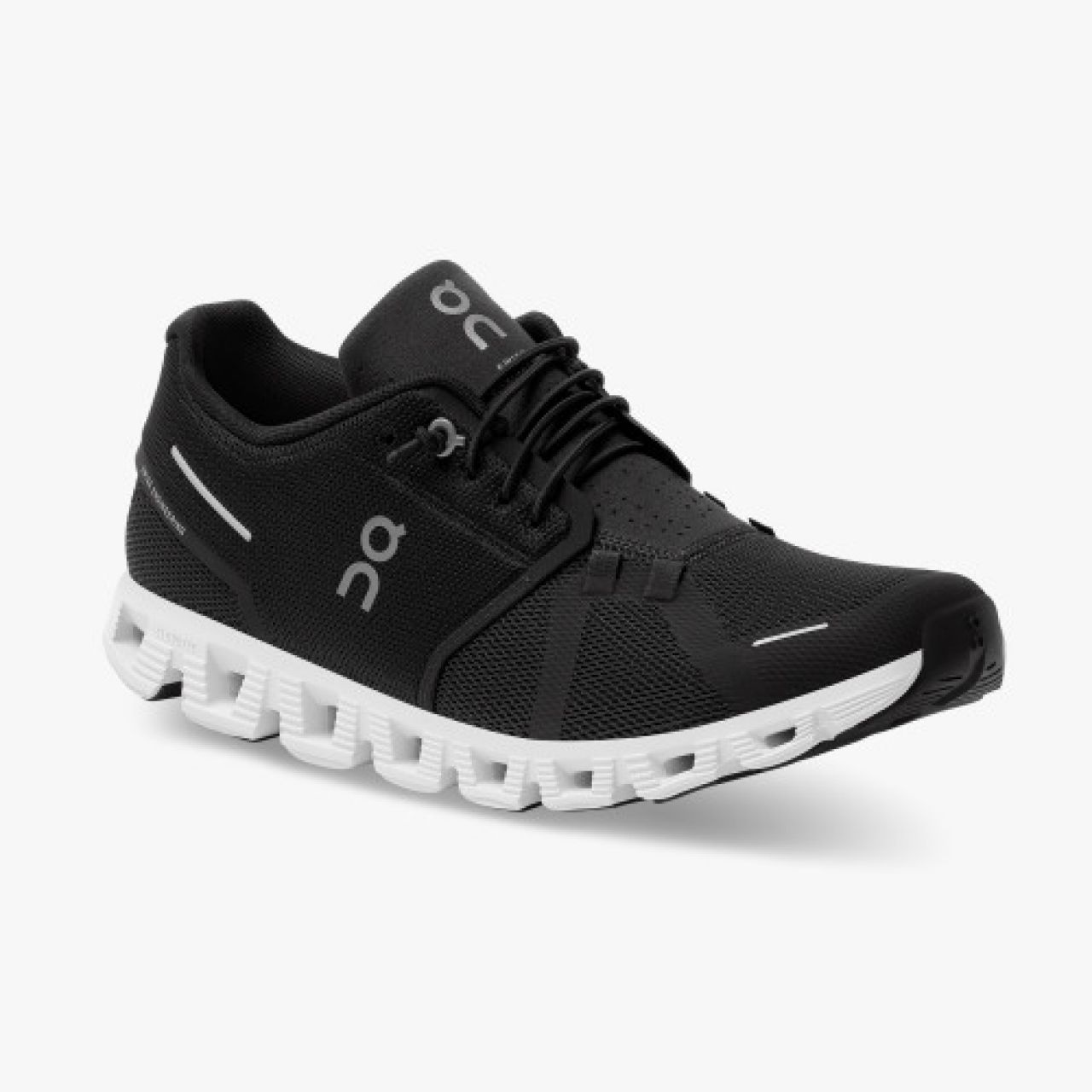 ON RUNNING CLOUD 5 BLACK ET WHITE Chaussures de running