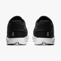 ON RUNNING CLOUD 5 BLACK ET WHITE Chaussures de running pas cher