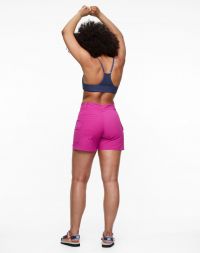 KARI TRAA MOLSTER SHORTS FUCHA Short de randonnée pas cher