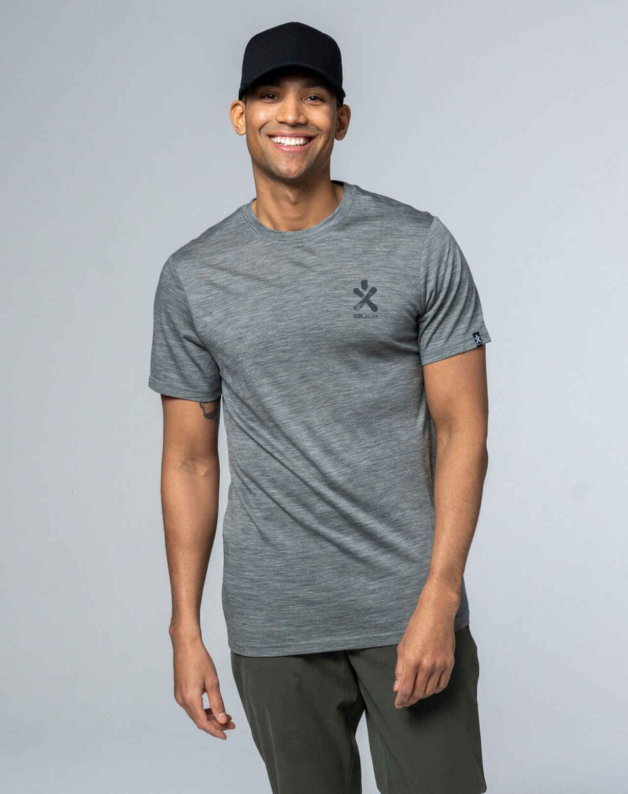 BULA PACIFIC SOLID MERINO WOOL TEE DOLIVE Tee shirt en merinos