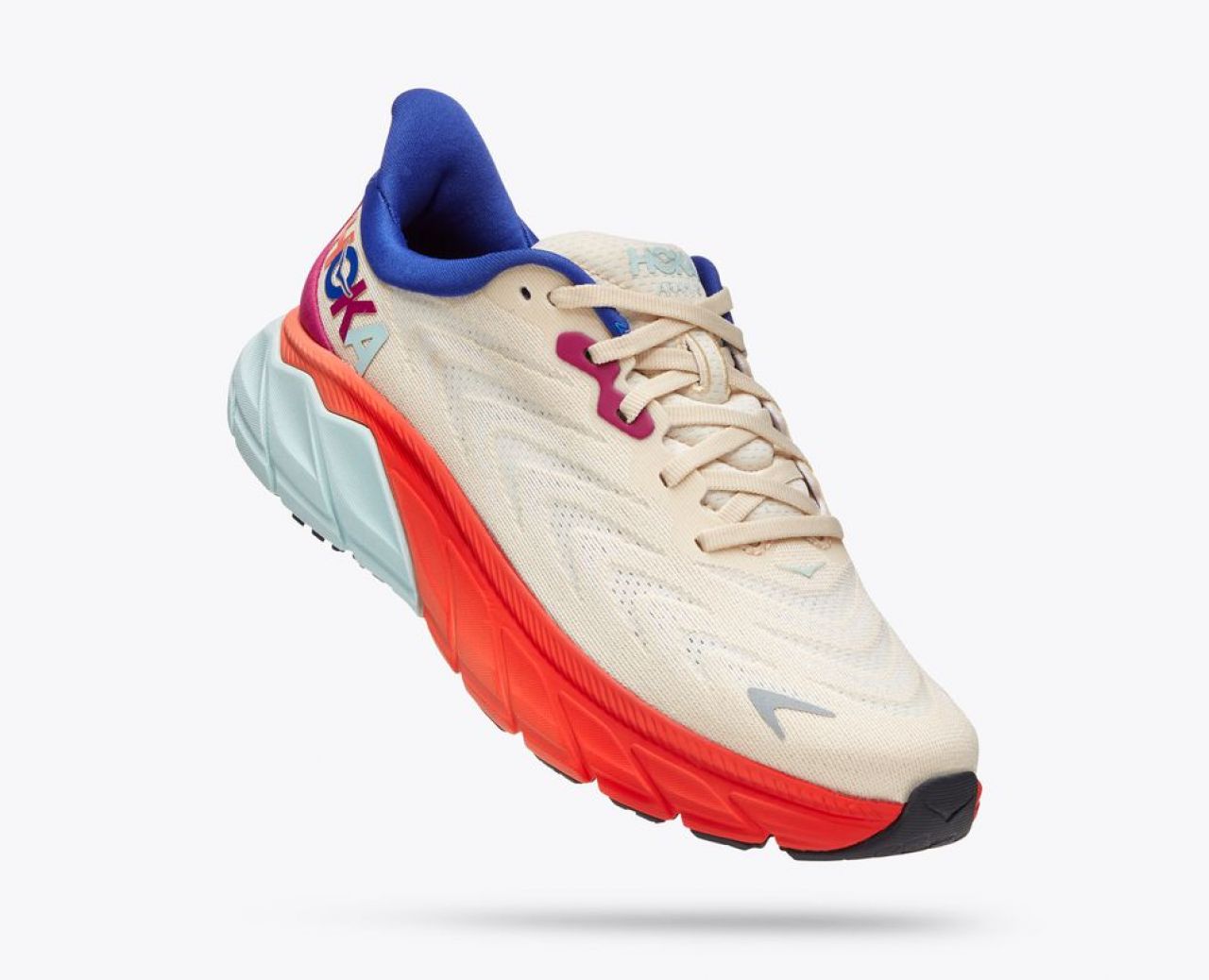 HOKA ARAHI 6 SHORT BREAD ET FIESTA Chaussures de running