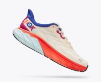 HOKA ARAHI 6 SHORT BREAD ET FIESTA Chaussures de running pas cher