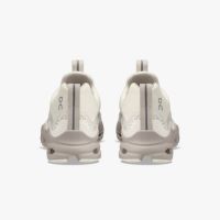 ON RUNNING CLOUDAWAY FEMME PEARL ET IVORY  Chaussures de voyage pas cher