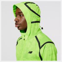 NEW BALANCE IMPACT RUN AT WATERPROOF JKT PIXEL GREEN Veste running étanche pas cher