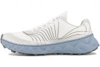 NNORMAL TOMIR BLANCHE ET BLEUE Chaussures de trail pas cher