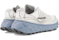 NNORMAL TOMIR BLANCHE ET BLEUE Chaussures de trail pas cher