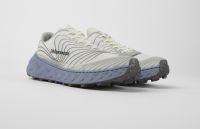 NNORMAL TOMIR BLANCHE ET BLEUE Chaussures de trail pas cher