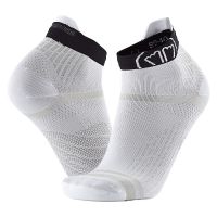 SIDAS CHAUSSETTES RUN FEEL WHITE ET BLACK Chaussettes de running pas cher