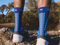 COMPRESSPORT PRO RACING SOCKS V4.0 TRAIL SODALITE BLUE Chaussettes running pas cher