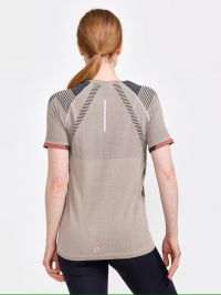 CRAFT PRO TRAIL FUSEKNIT ECRU ET ARROSA  Tee shirt de running pas cher