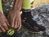 COMPRESSPORT PRO RACING SOCKS V4.0 RUN LOW BLACK ET RED Chaussettes running pas cher
