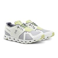 ON RUNNING CLOUD 5 UNDYED WHITE ET GLACIER Chaussures detente pas cher