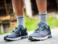 COMPRESSPORT PRO RACING SOCKS V4.0 RUN HIGH GREY MELANGE Chaussettes running pas cher