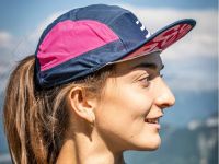 COMPRESSPORT 5 PANEL LIGHT CAP MOOD INDIGO ET MAGENTA Casquette running pas cher