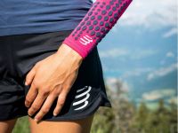 COMPRESSPORT ARMFORCE ULTRALIGHT MAGENTA ET MOOD INDIGO Manchettes running pas cher