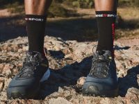 COMPRESSPORT PRO RACING SOCKS V4.0 TRAIL BLACK RED Chaussettes running pas cher
