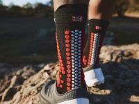 COMPRESSPORT PRO RACING SOCKS V4.0 TRAIL BLACK RED Chaussettes running pas cher