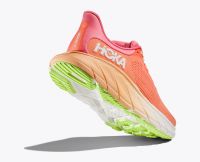 HOKA ARAHI 7 PAPAYA ET CORAL Chaussures de running pas cher