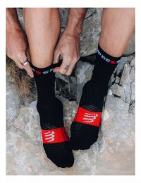 COMPRESSPORT ULTRA TRAIL SOCKS V2.0  BLACK RED Chaussettes running pas cher