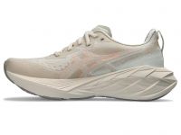 ASICS NOVABLAST 4 OATMEAL Chaussures Running pas cher