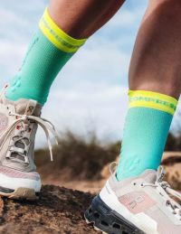 COMPRESSPORT PRO RACING SOCKS V4.0 TRAIL SHELL BLUE Chaussettes running pas cher