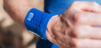 COMPRESSPORT SWEATBANDS 3D DOTS DAZZ BLUE Poignet éponge pas cher