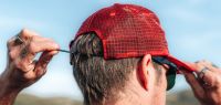 COMPRESSPORT RACING TRUCKER CAP SAMBA RED Casquette running pas cher