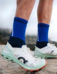 COMPRESSPORT ULTRA TRAIL SOCKS V2.0  DAZZING BLUE Chaussettes running pas cher