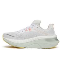 SAUCONY HURRICANE 24 WHITE ET FOAM Chaussures running saucony pas cher