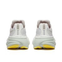 SAUCONY HURRICANE 24 WHITE ET FOAM Chaussures running saucony pas cher