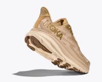 HOKA CLIFTON 9 WHEAT ET SHIFTING SAND  Chaussures de running pas cher