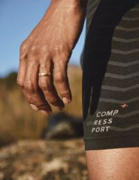 COMPRESSPORT SEAMLESS BOXER BLACK ET GREY   Sous-Vêtement pas cher
