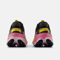 NEW BALANCE FRESH FOAM X MORE TRAIL V3 BLACK ET GINGER LEMON chaussure de  trail pas cher