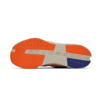ON RUNNING CLOUDSURFER NEXT WHITE ET FLAME Chaussures de running pas cher