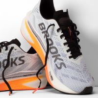 BROOKS HYPERION GTS 2 ILLUSION ET CORAL Chaussures de running pas cher