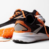 BROOKS GHOST 16 BLACK ET ORANGE Chaussures de running pas cher