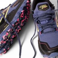 BROOKS CASCADIA 18 GTX GREY BLUE ET PINK Chaussures de trail pas cher