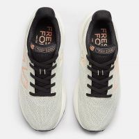 NEW BALANCE 1080 V13 NATURAL MINT ET COOPER Chaussures de running pas cher