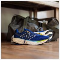 NEW BALANCE 1080 V14 INKWELL ET SILVER METALLIC Chaussures de running pas cher
