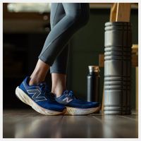 NEW BALANCE 1080 V14 INKWELL ET CALCIUM Chaussures de running pas cher