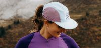 COMPRESSPORT 5 PANEL LIGHT CAP SHELL BLUE ET GRAPE Casquette running pas cher