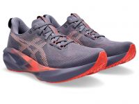 ASICS NOVABLAST 5 GREYISH PURPLE ET CORAL  Chaussures Running pas cher